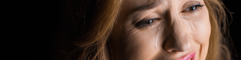 11 Poems About Death, Grief, Loss, And Pain Of The Heartna girl crying